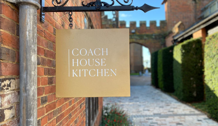 Coach House Kitchen - Howl & Bray